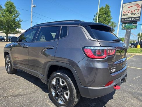 Used 2018 Jeep Compass Trailhawk w/ Leather Interior Group AWD/4WD image 8