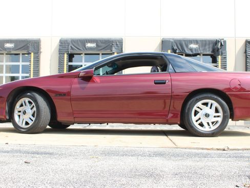 Used 1995 Chevrolet Camaro Z28 RWD image 24