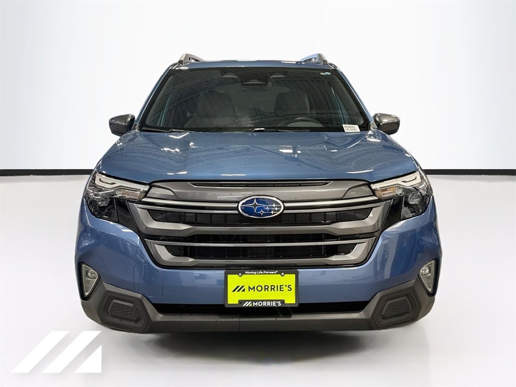 Used 2025 Subaru Forester Premium AWD/4WD image 2