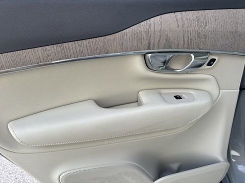 Used 2024 Volvo XC90 B5 Plus image 14