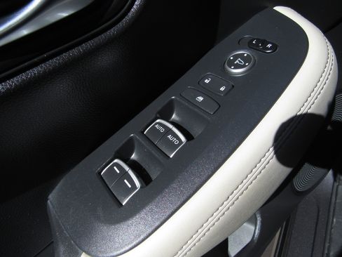 Certified 2023 Honda HR-V EX-L image 23