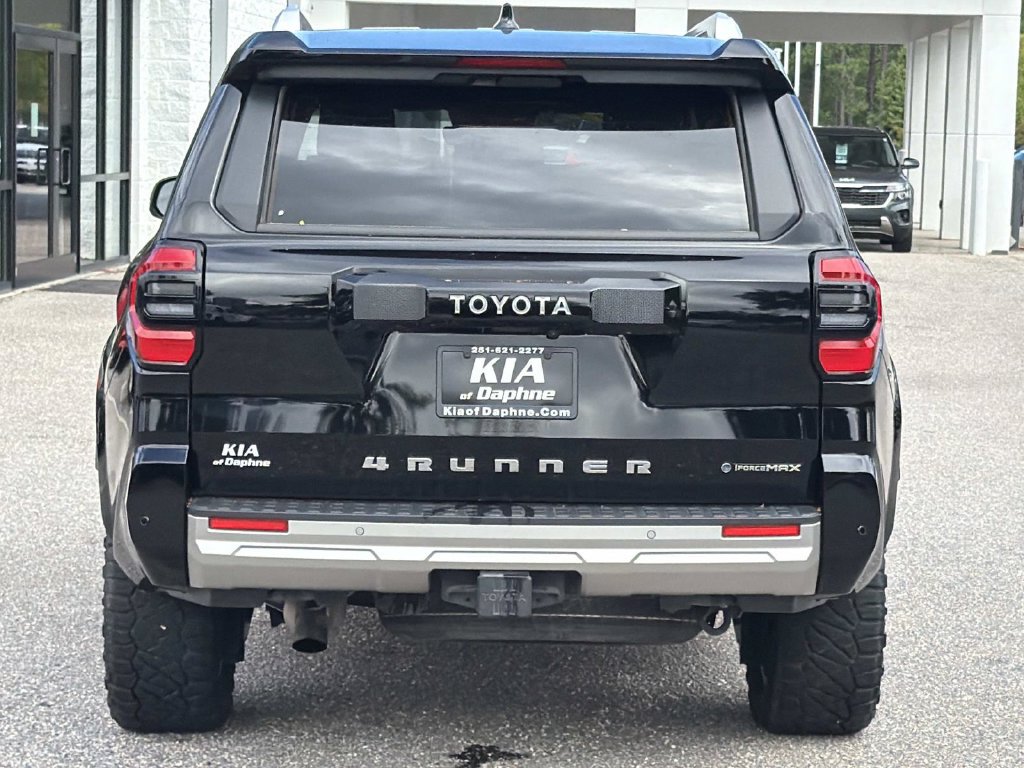 Used 2025 Toyota 4Runner Limited AWD/4WD image 5