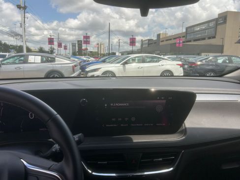 Used 2025 Buick Encore GX Preferred FWD image 17