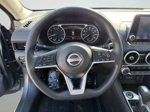 Certified 2024 Nissan Sentra SV FWD image 10