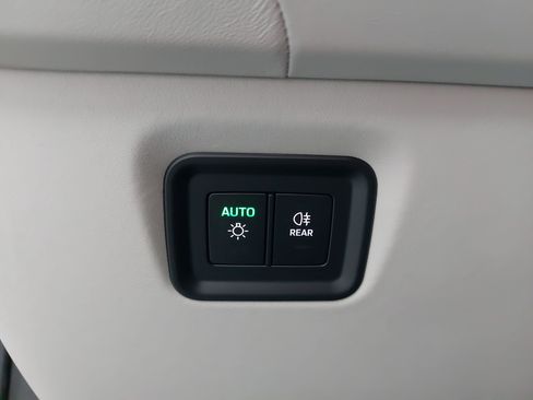 Certified 2025 Porsche Cayenne Coupe AWD/4WD image 28