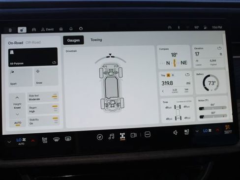 Used 2024 Rivian R1S Adventure image 29