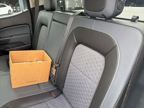 Used 2022 Chevrolet Colorado Z71 image 4