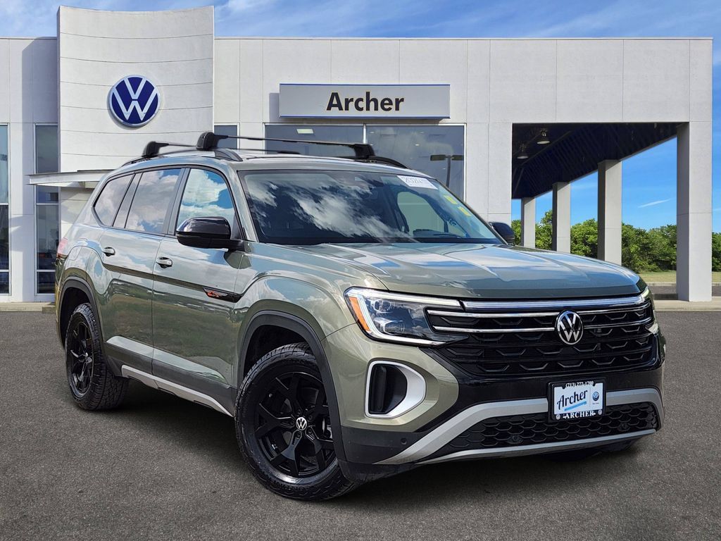 Used 2024 Volkswagen Atlas Peak Edition SEL AWD/4WD image 1