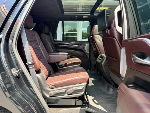 Used 2023 Cadillac Escalade V AWD/4WD image 43
