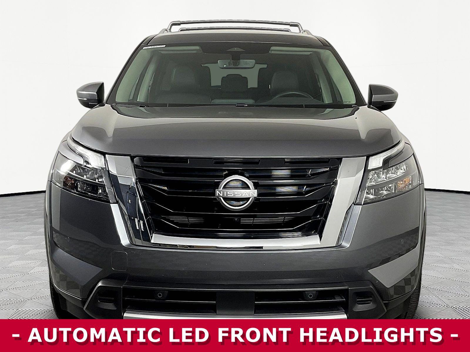 Certified 2025 Nissan Pathfinder SL FWD image 2