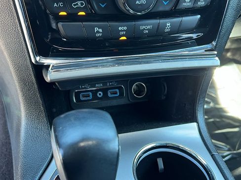Used 2019 Jeep Grand Cherokee Trailhawk AWD/4WD image 14