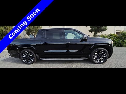 Used 2025 GMC Sierra EV Denali AWD/4WD image 8