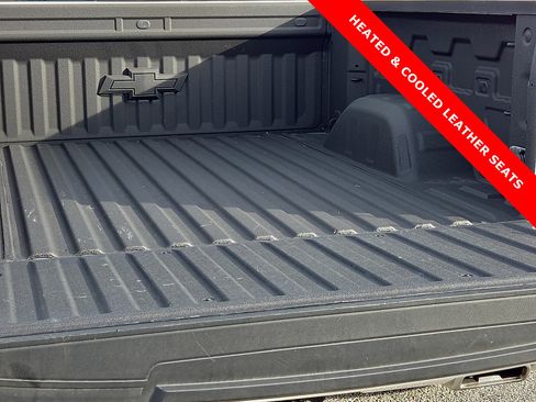 Used 2025 Chevrolet Silverado 1500 High Country w/ Technology Package image 9