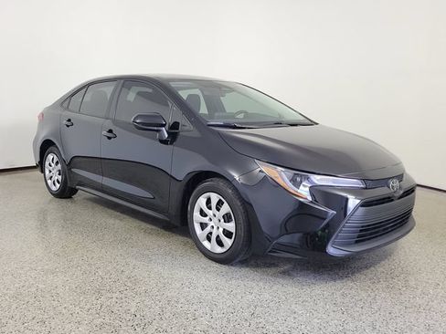Used 2026 Toyota Corolla LE FWD image 4