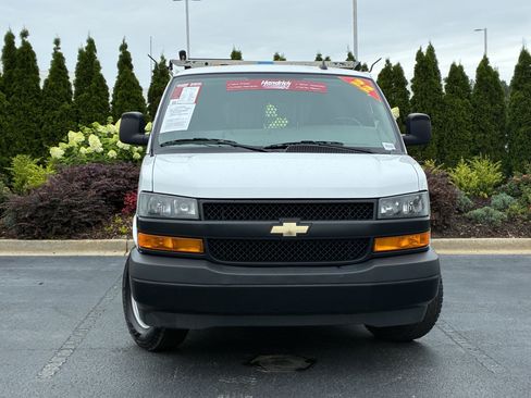 Used 2022 Chevrolet Express 2500 w/ Driver Convenience Package RWD image 5