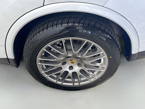 Used 2017 Porsche Cayenne S w/ Premium Plus Package image 36