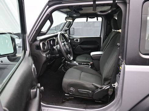 Used 2020 Jeep Wrangler Sport image 9