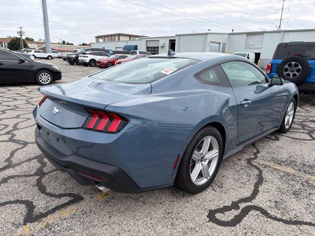 Used 2026 Ford Mustang Coupe RWD image 4