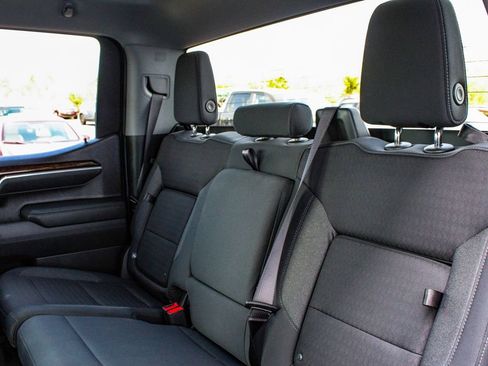 Used 2025 GMC Sierra 1500 Elevation image 33