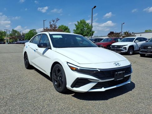 New 2026 Hyundai Elantra Sport FWD image 3