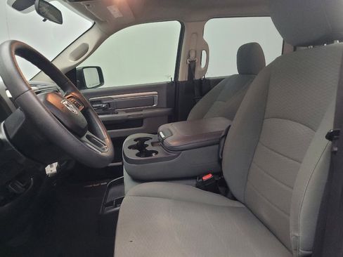 Used 2019 RAM 1500 Classic SLT RWD image 17