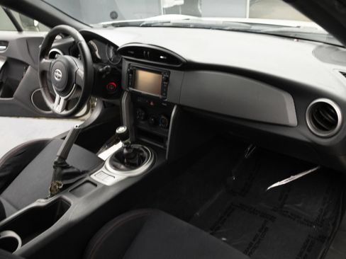 Used 2015 Scion FR-S RWD image 30