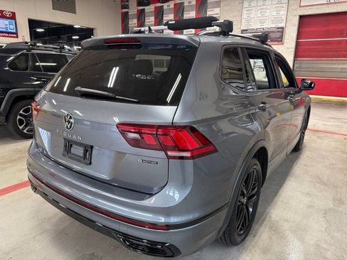 Used 2022 Volkswagen Tiguan SE R-Line AWD/4WD image 4
