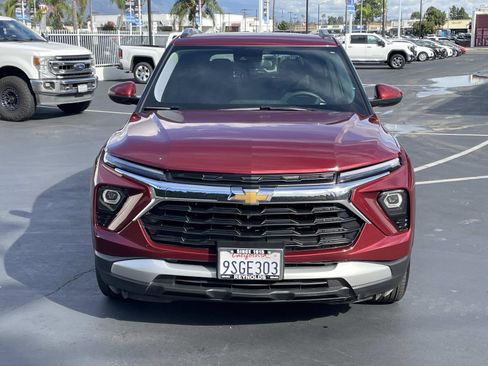 Used 2025 Chevrolet TrailBlazer LT image 2