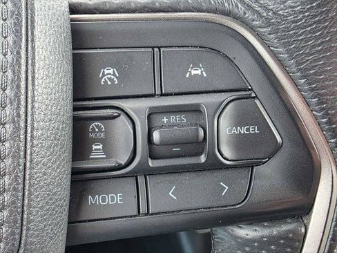 Used 2024 Toyota Tacoma TRD Off-Road AWD/4WD image 32