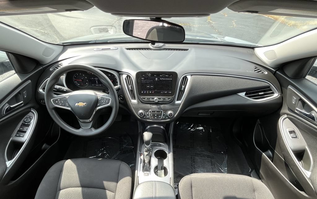 Certified 2025 Chevrolet Malibu LT FWD image 10