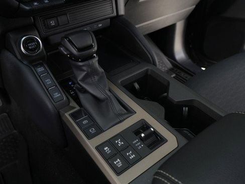 Used 2025 Toyota Land Cruiser image 65