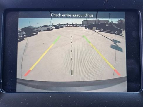 Used 2021 Jeep Cherokee Latitude Plus FWD image 34