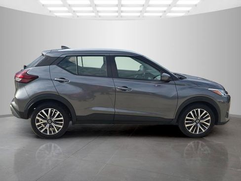 Used 2021 Nissan Kicks SV FWD image 9