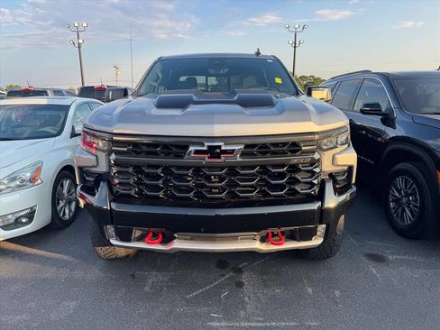Used 2023 Chevrolet Silverado 1500 ZR2 w/ Technology Package AWD/4WD image 10