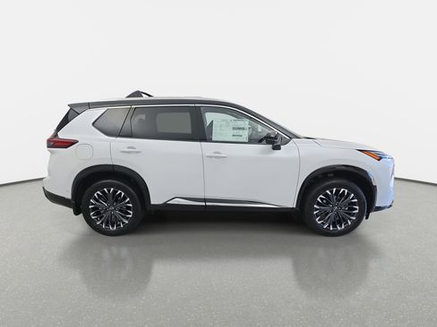 New 2026 Nissan Rogue Platinum w/ Platinum Premium Package image 4