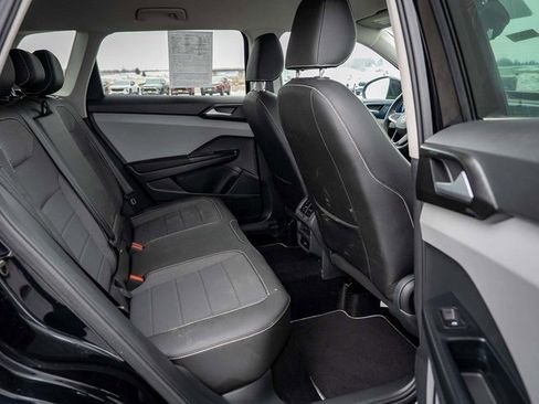 Used 2023 Volkswagen Taos SE image 18