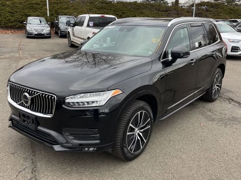 Used 2020 Volvo XC90 T6 Momentum image 2