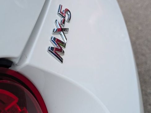 Used 2021 MAZDA MX-5 Miata Club RWD image 27