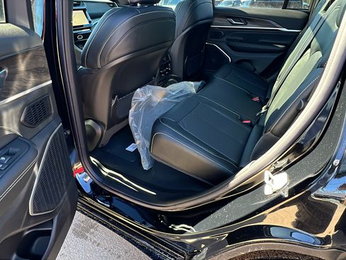 New 2026 Jeep Grand Cherokee Limited Reserve image 20