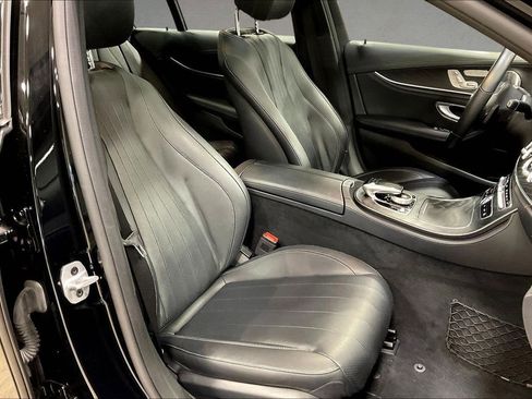 Used 2020 Mercedes-Benz E 350 4MATIC Sedan image 29