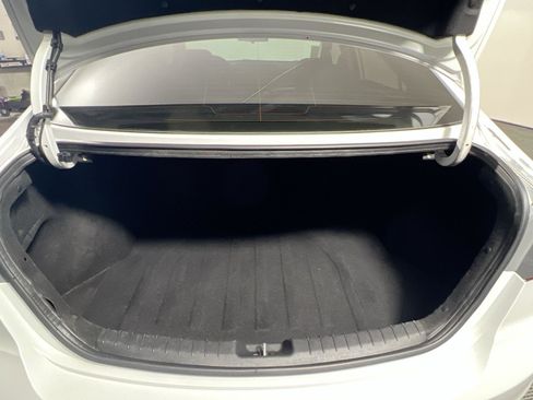 Used 2017 Hyundai Elantra SE image 30