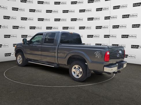 Used 2015 Ford F250 XLT w/ XLT Value Package AWD/4WD image 4