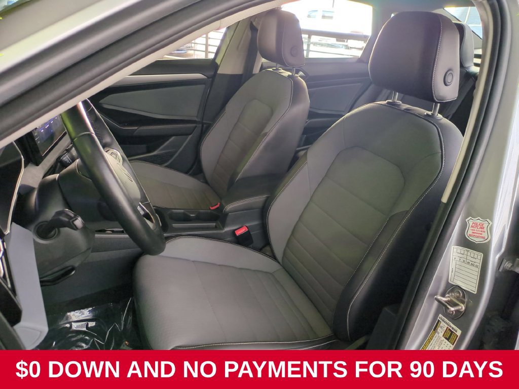 Used 2025 Volkswagen Jetta SE FWD image 23