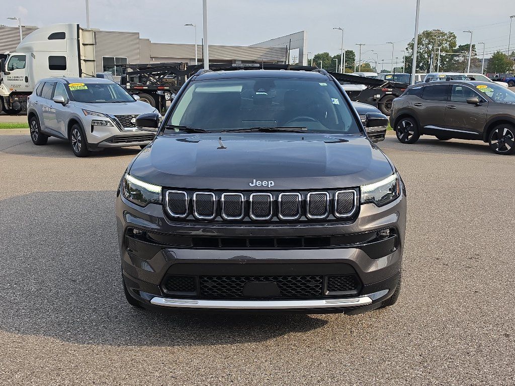 Used 2022 Jeep Compass Limited w/ Elite Group AWD/4WD image 2