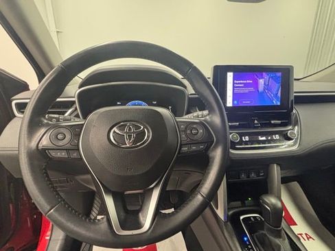 Used 2024 Toyota Corolla Cross XLE FWD image 15