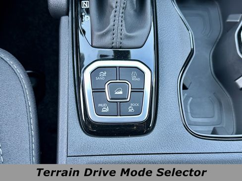 New 2026 Nissan Frontier SV image 11