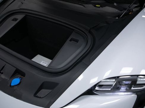 Certified 2024 Porsche Taycan 4 Cross Turismo image 32