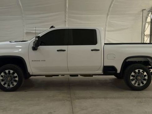 Used 2023 Chevrolet Silverado 2500 Custom w/ Custom Value Package AWD/4WD image 5
