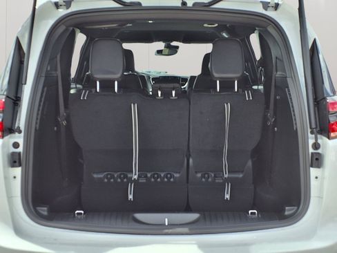 New 2026 Chrysler Pacifica Select image 11