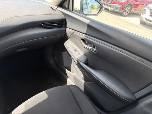 Used 2024 Nissan Sentra SV FWD image 20